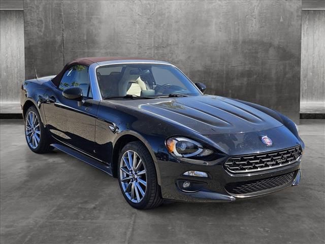 2018 FIAT 124 Spider Lusso Red Top Edition