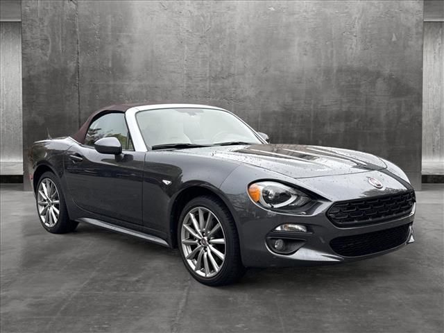 2018 FIAT 124 Spider Lusso Red Top Edition