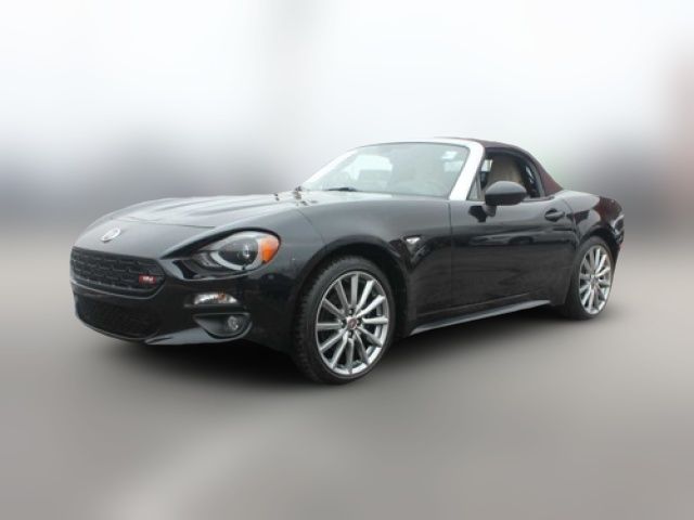 2018 FIAT 124 Spider Lusso Red Top Edition