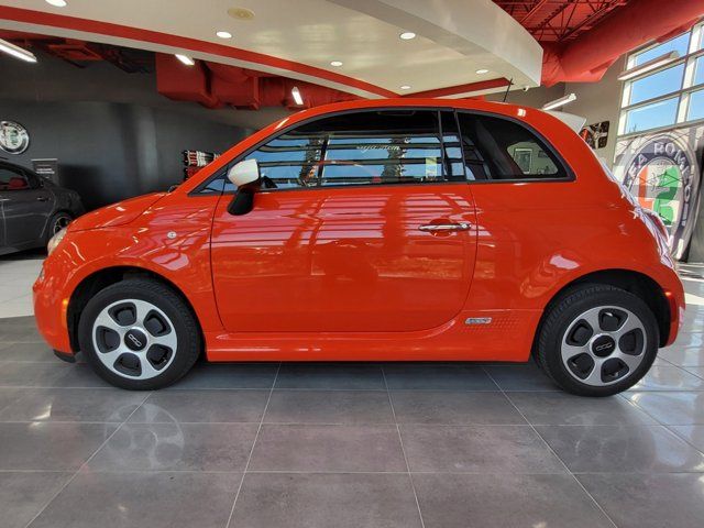 2018 FIAT 500e Base