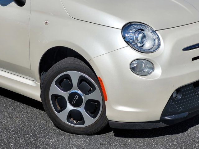 2018 FIAT 500e Base