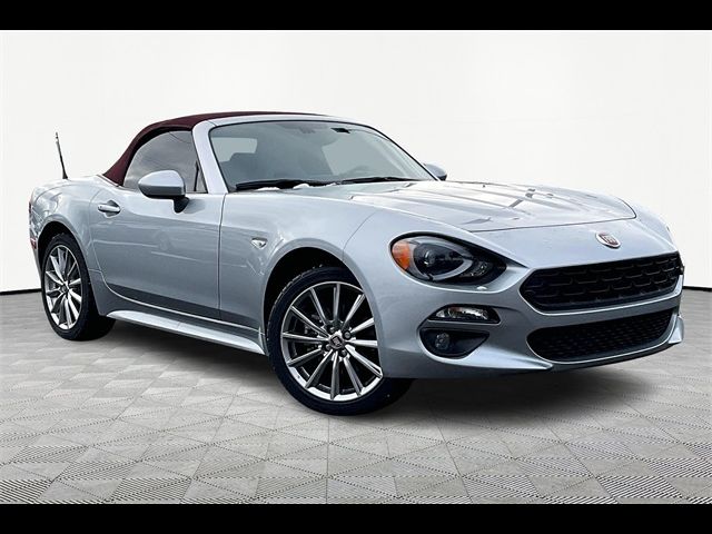 2018 FIAT 124 Spider Lusso Red Top Edition