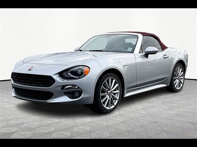 2018 FIAT 124 Spider Lusso Red Top Edition