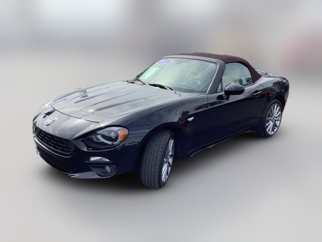 2018 FIAT 124 Spider Lusso Red Top Edition