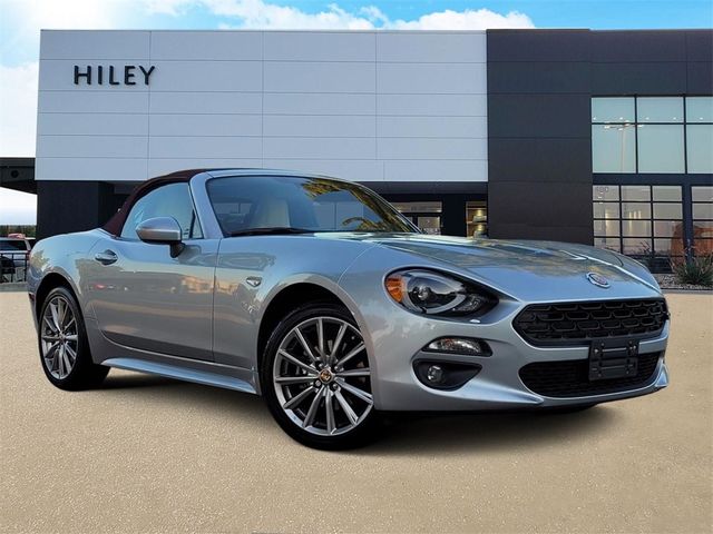 2018 FIAT 124 Spider Lusso Red Top Edition