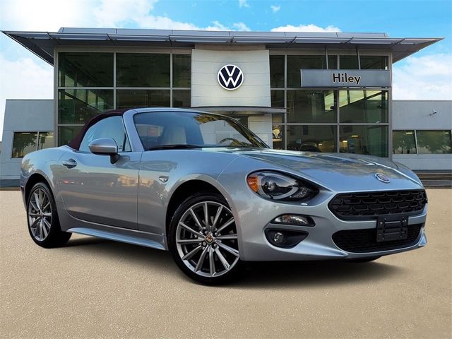 2018 FIAT 124 Spider Lusso Red Top Edition