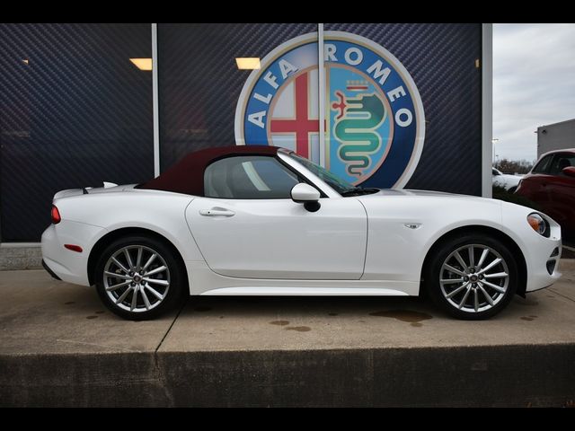 2018 FIAT 124 Spider Lusso Red Top Edition