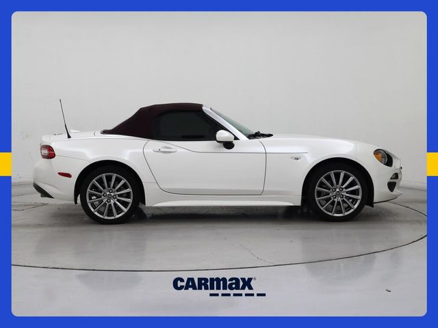 2018 FIAT 124 Spider Lusso Red Top Edition