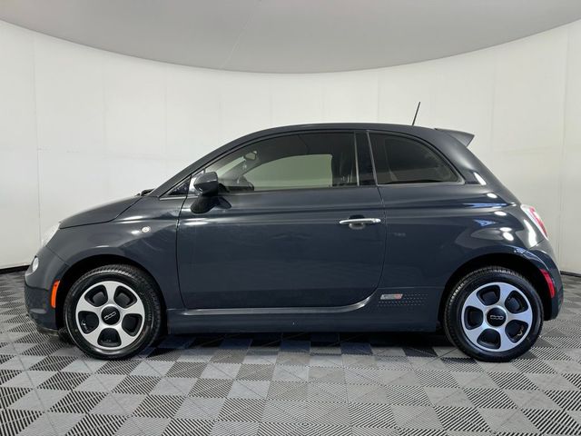 2018 FIAT 500e Base