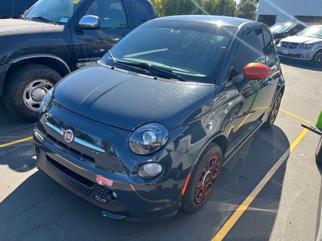 2018 FIAT 500e Base