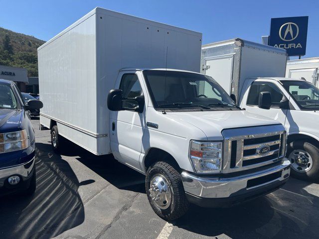 2018 Ford E-Series Base