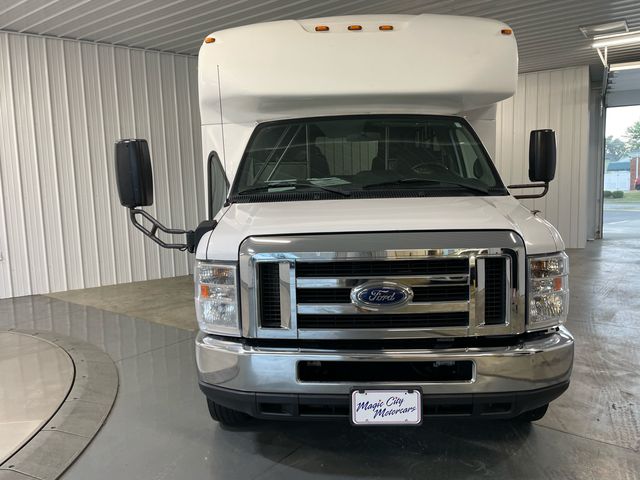 2018 Ford E-Series Base