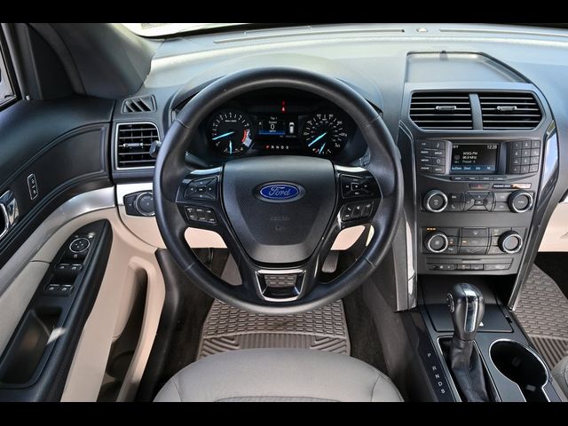 2018 Ford Explorer Base