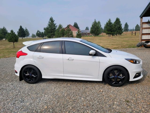 2018 Ford Focus ST