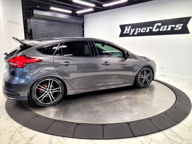 2018 Ford Focus ST