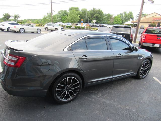 2018 Ford Taurus SEL