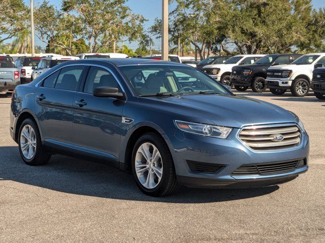 2018 Ford Taurus SE