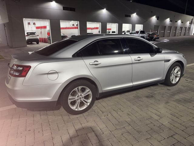 2018 Ford Taurus SE
