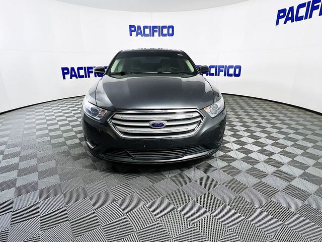 2018 Ford Taurus SE