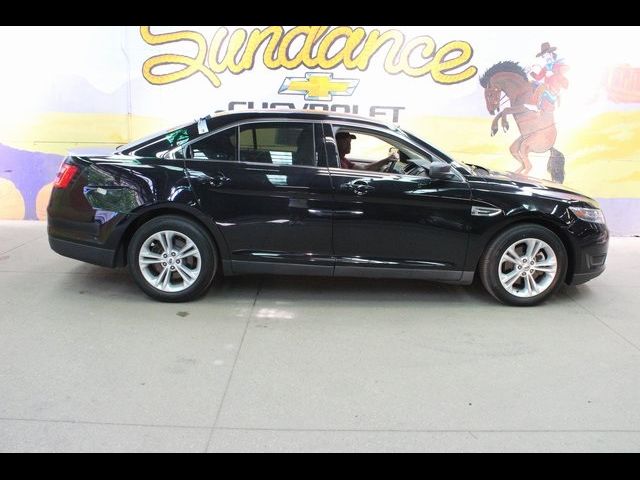 2018 Ford Taurus SE