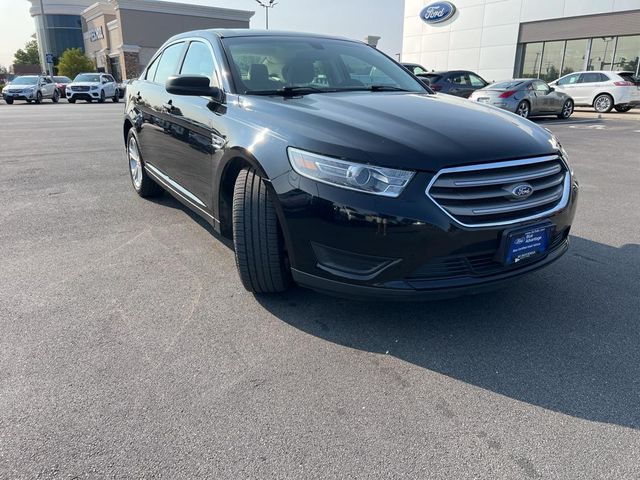 2018 Ford Taurus SE