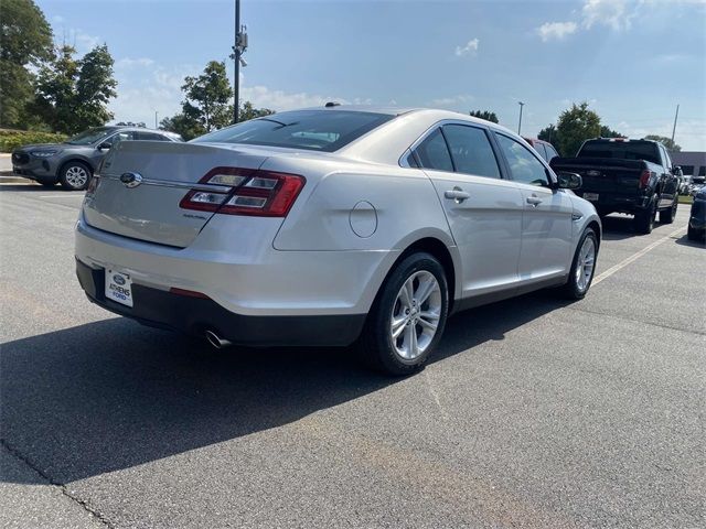 2018 Ford Taurus SE