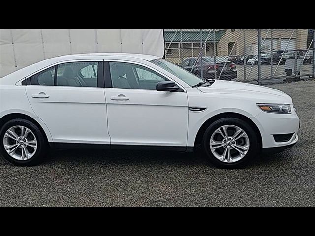 2018 Ford Taurus SE