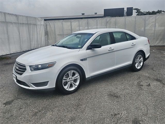 2018 Ford Taurus SE