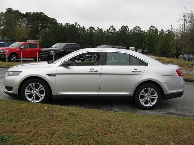 2018 Ford Taurus SE