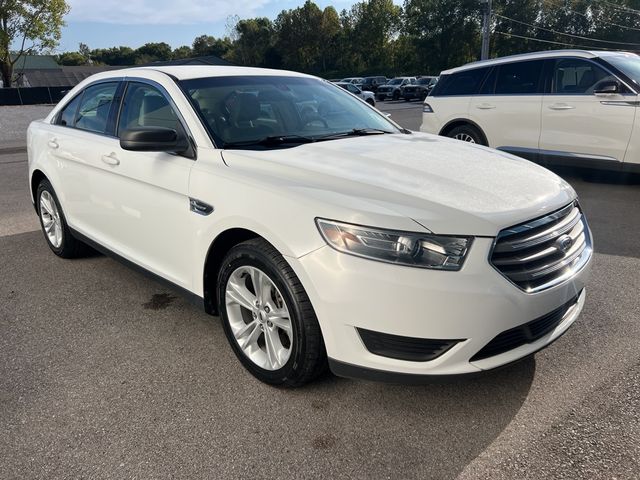 2018 Ford Taurus SE