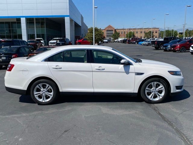 2018 Ford Taurus SEL