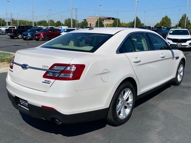 2018 Ford Taurus SEL