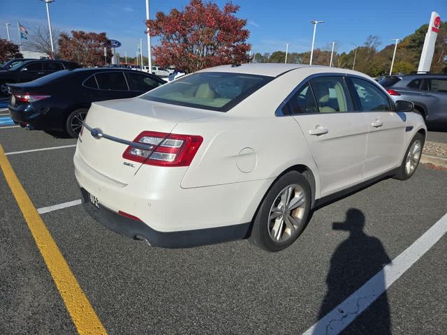 2018 Ford Taurus SEL