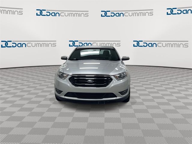 2018 Ford Taurus SEL