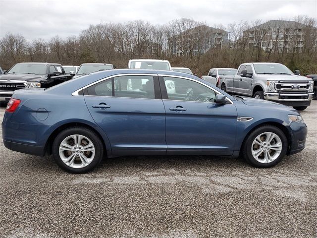 2018 Ford Taurus SEL