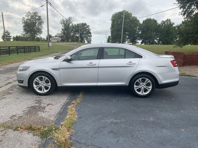 2018 Ford Taurus SEL