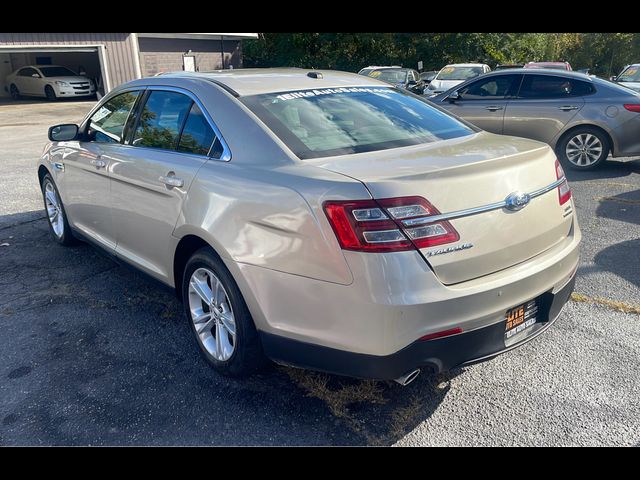 2018 Ford Taurus SEL