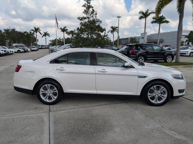 2018 Ford Taurus SEL