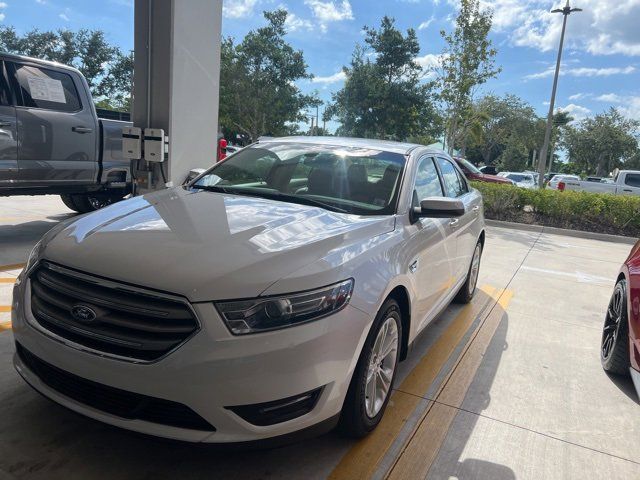 2018 Ford Taurus SEL