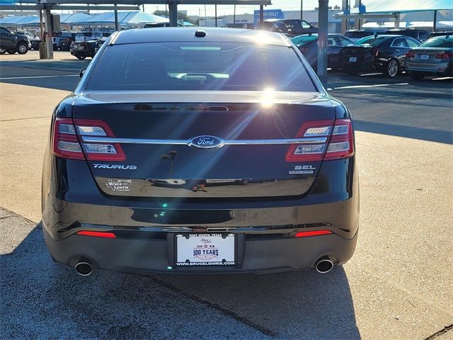 2018 Ford Taurus SEL