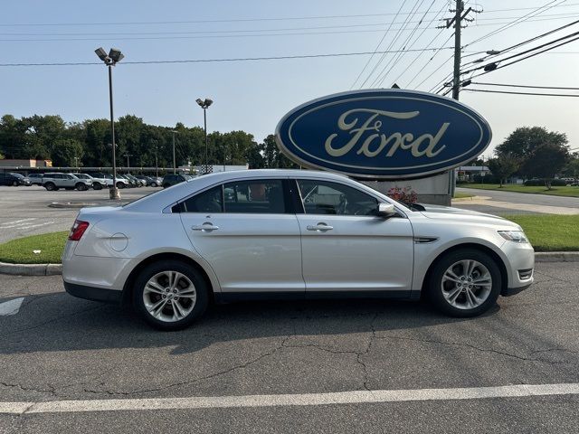 2018 Ford Taurus SEL