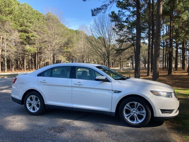 2018 Ford Taurus SEL