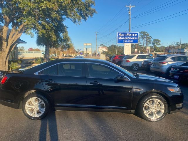 2018 Ford Taurus SEL