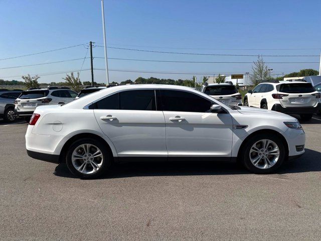 2018 Ford Taurus SEL