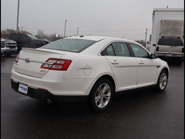 2018 Ford Taurus SEL