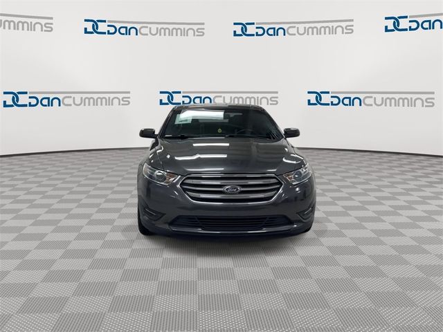 2018 Ford Taurus SEL