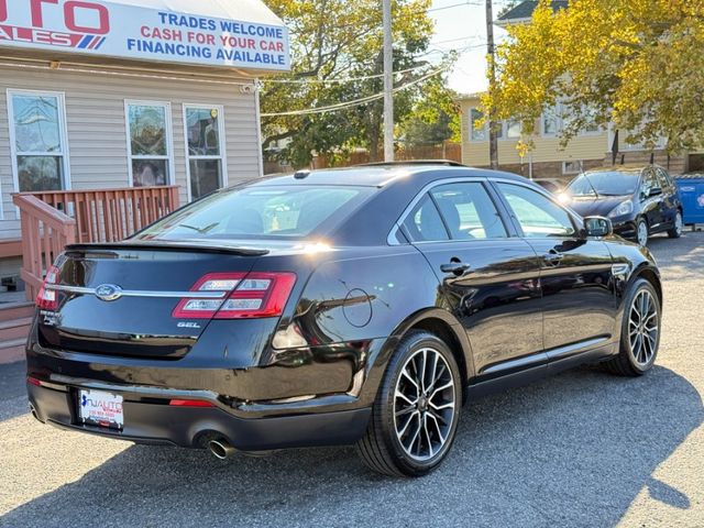 2018 Ford Taurus SEL