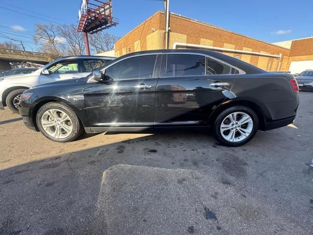 2018 Ford Taurus SE