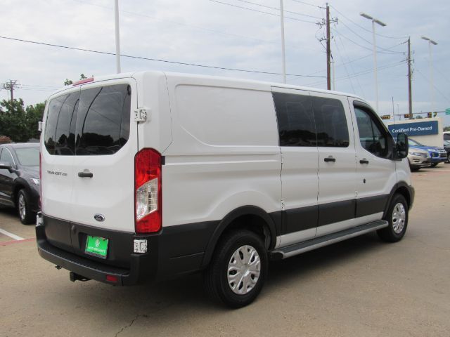 2018 Ford Transit Base