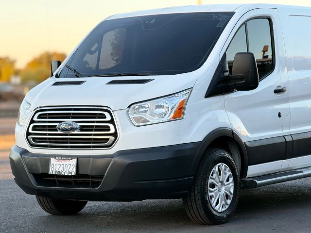 2018 Ford Transit Base